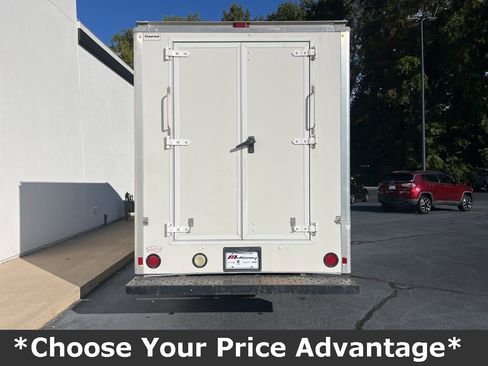 Used 2016 GMC Savana 3500 image 5