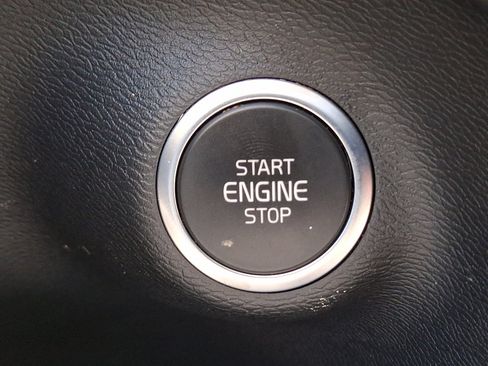 Used 2023 Volvo XC40 B5 Plus w/ Driver Assist Package AWD/4WD image 23