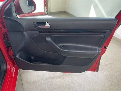 Used 2011 Volkswagen Jetta TDI w/ Wheel & Sunroof Pkg FWD image 22