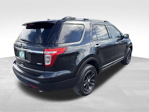 Used 2014 Ford Explorer XLT w/ Equipment Group 202A AWD/4WD image 6