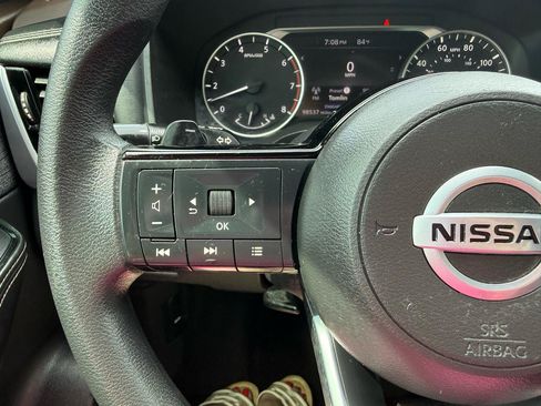 Used 2021 Nissan Rogue SV FWD image 18