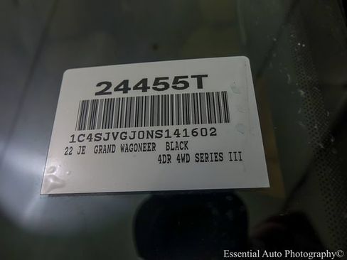 Used 2022 Jeep Grand Wagoneer Series III AWD/4WD image 35