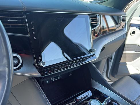 Used 2022 Jeep Grand Wagoneer Series III w/ Flexible Seating Group image 8