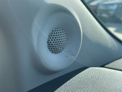 Used 2025 Toyota Sienna XLE w/ XLE Plus Package image 38