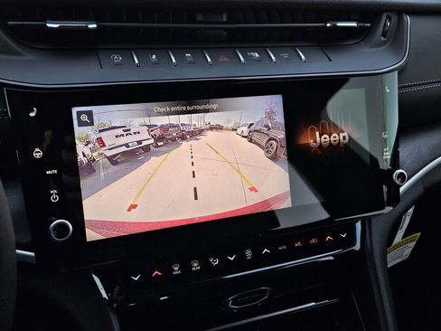 New 2026 Jeep Grand Cherokee Altitude image 19