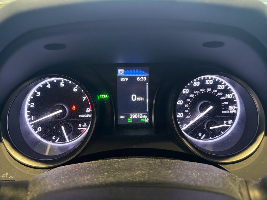 Used 2023 Toyota Camry SE w/ Cold Weather Package FWD image 9