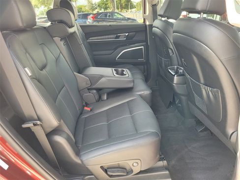 Used 2023 Kia Telluride EX image 16