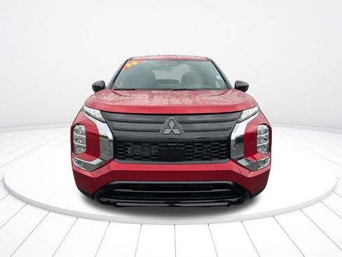 New 2026 Mitsubishi Outlander LE FWD image 9