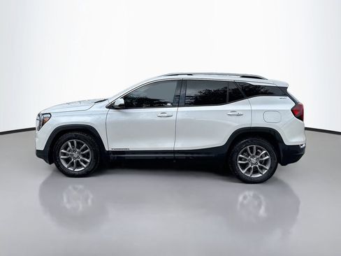 Used 2022 GMC Terrain SLT w/ Infotainment Package II FWD image 4