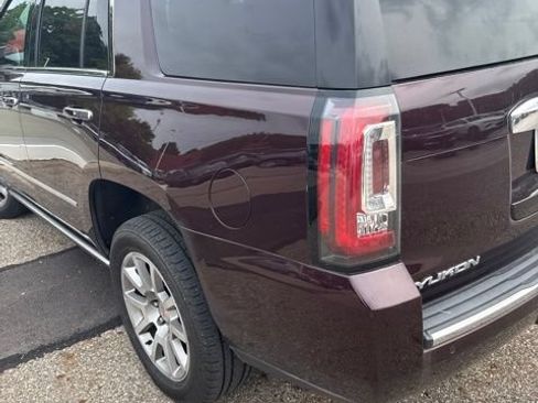 Used 2017 GMC Yukon Denali AWD/4WD image 7