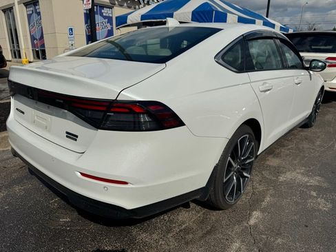 Used 2025 Honda Accord Touring image 4