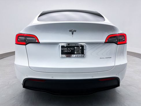 Used 2021 Tesla Model Y Long Range image 13