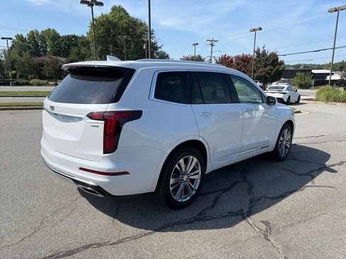 Used 2023 Cadillac XT6 Premium Luxury FWD image 4