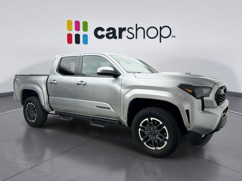 Used 2024 Toyota Tacoma TRD Sport AWD/4WD image 7