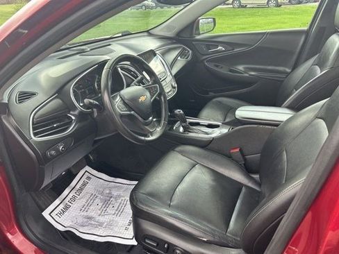 Used 2018 Chevrolet Malibu LT w/ Leather Package image 11