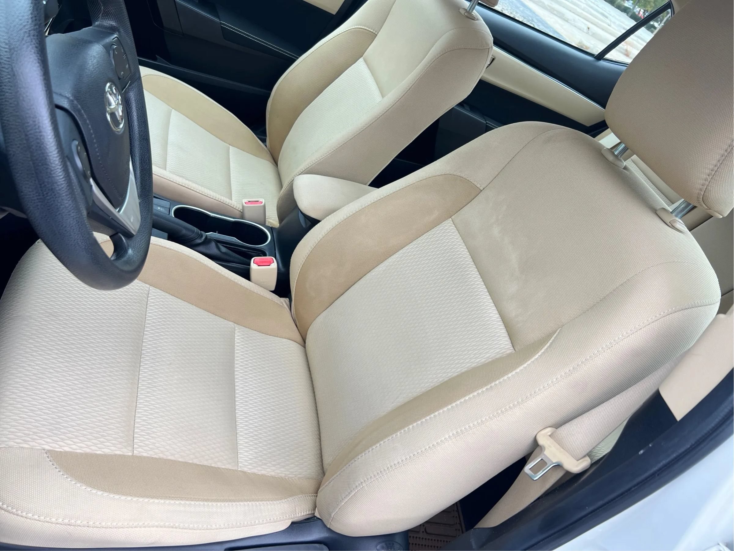 Used 2017 Toyota Corolla LE FWD image 13