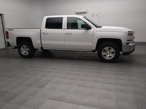 Used 2018 Chevrolet Silverado 1500 LT w/ Texas Edition image 11