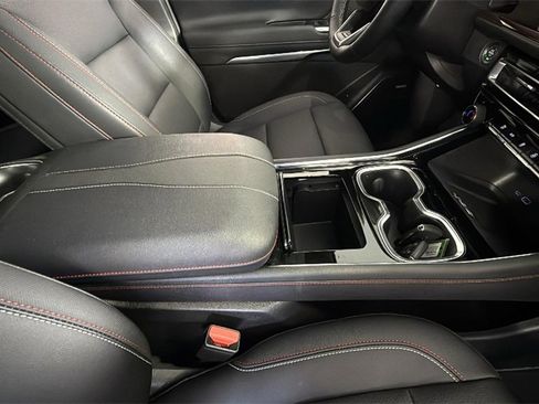 Certified 2025 Chevrolet Traverse Z71 w/ Enhanced Driving Package image 38