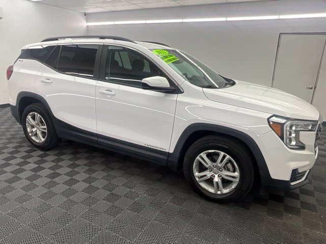 Used 2022 GMC Terrain SLE w/ Driver Convenience Package FWD image 3