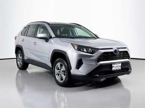 Used 2022 Toyota RAV4 LE image 3