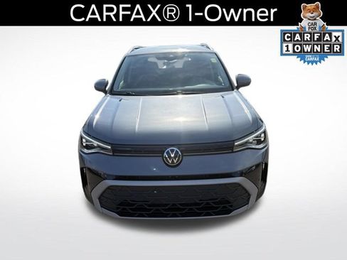 Used 2025 Volkswagen Taos SE FWD image 2