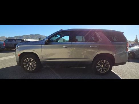 Used 2024 Chevrolet Tahoe LT w/ LT Signature Package image 4