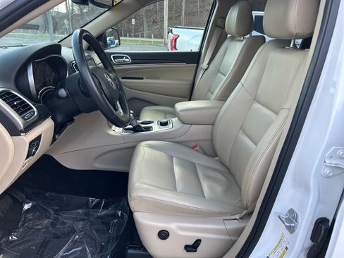 Used 2019 Jeep Grand Cherokee Limited image 17