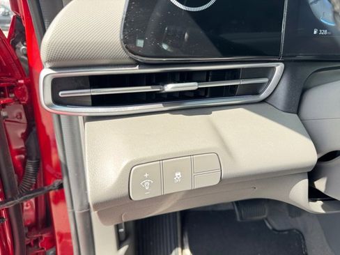 Certified 2024 Hyundai Elantra SEL FWD image 30