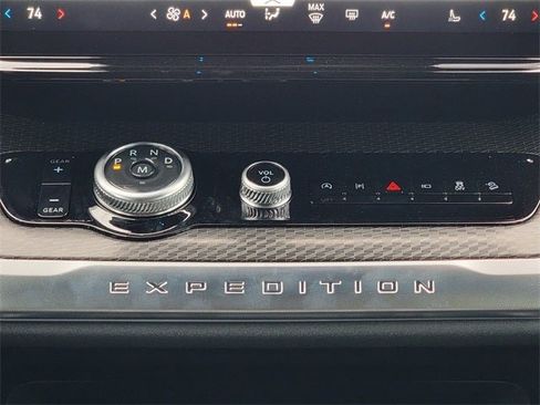 New 2025 Ford Expedition Max Platinum w/ Stealth Performance Package image 29