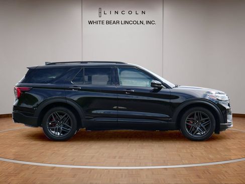 Used 2025 Ford Explorer ST AWD/4WD image 4