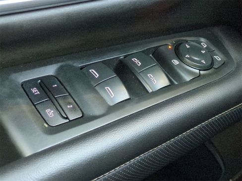 Used 2021 GMC Yukon SLT image 23