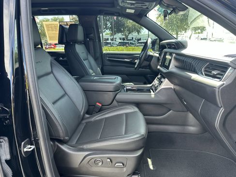 Used 2024 GMC Yukon Denali w/ Denali Reserve Package AWD/4WD image 22