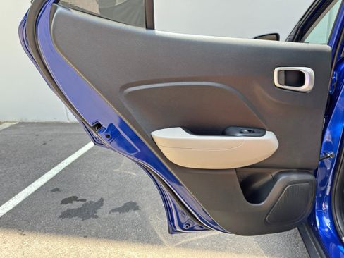 Used 2023 Hyundai Venue SEL FWD image 35