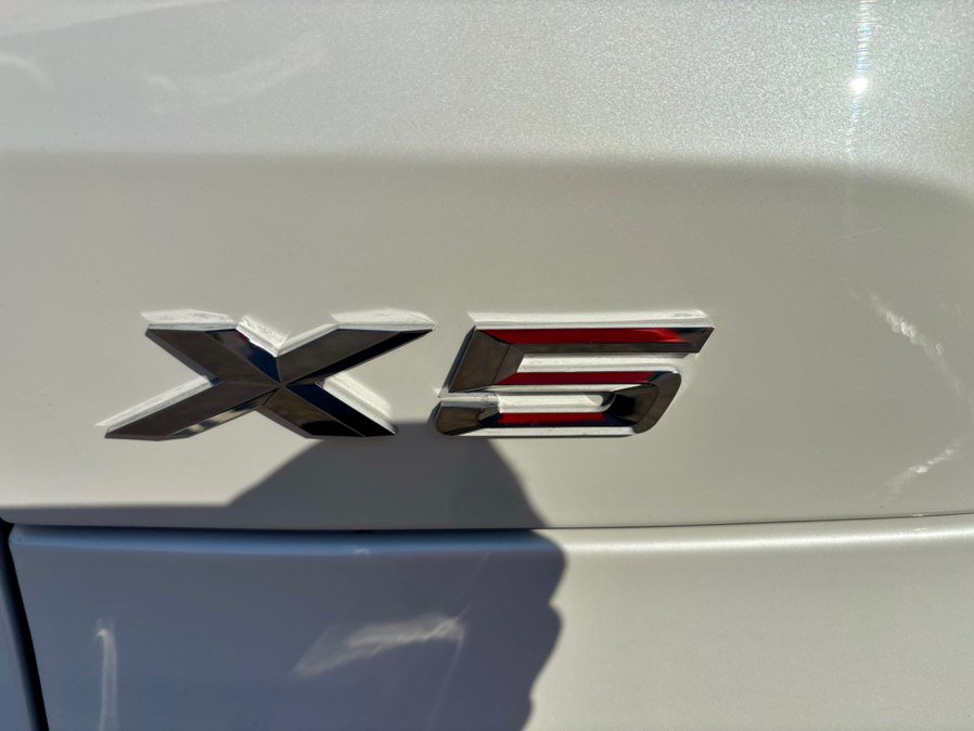 Used 2022 BMW X5 xDrive40i w/ M Sport Package AWD/4WD image 33