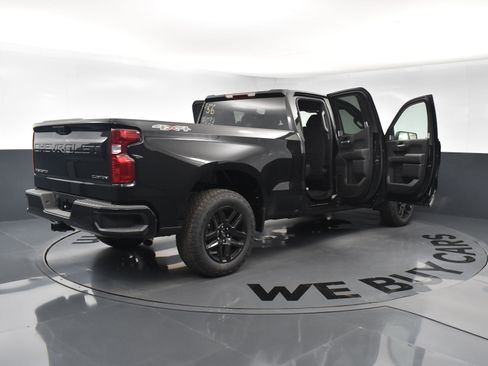 Used 2025 Chevrolet Silverado 1500 Custom w/ Turbomax Blackout Package image 27