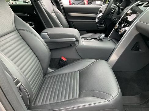 Used 2025 Land Rover Discovery Dynamic SE AWD/4WD image 22