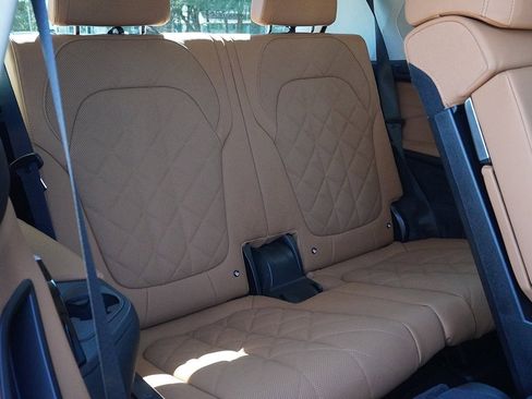 Used 2024 BMW X7 xDrive40i w/ Premium Package image 41