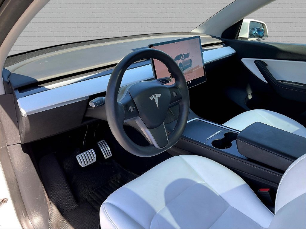 Used 2022 Tesla Model Y Performance AWD/4WD image 11