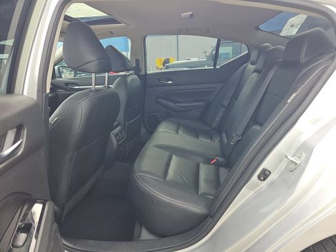 Used 2023 Nissan Altima 2.5 SL FWD image 10