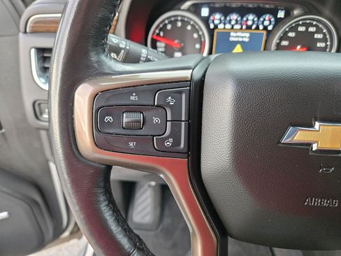 Used 2021 Chevrolet Suburban High Country AWD/4WD image 19