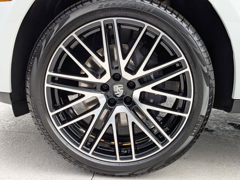 New 2026 Porsche Macan image 29