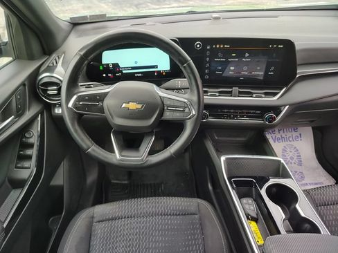 Used 2025 Chevrolet Equinox LT w/ Safety and Technology Package AWD/4WD image 22