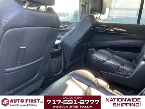 Used 2018 Cadillac Escalade ESV Luxury AWD/4WD image 10