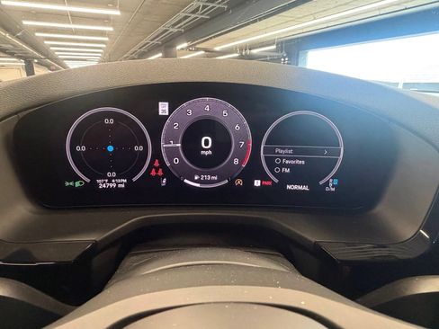Certified 2025 Porsche Panamera image 9