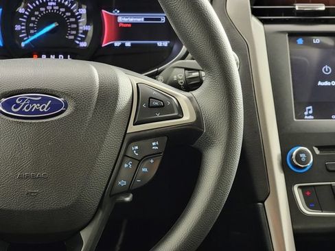Certified 2017 Ford Fusion SE w/ Fusion SE Technology Package FWD image 31
