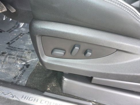 Used 2018 Chevrolet Silverado 1500 High Country image 25
