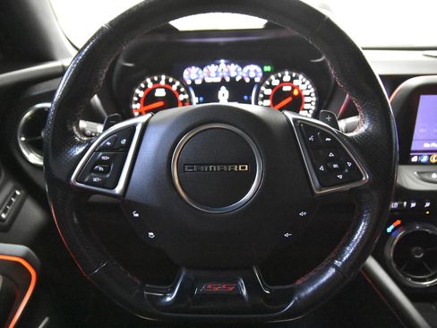 Used 2020 Chevrolet Camaro SS RWD image 18