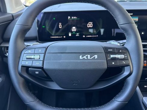 New 2026 Kia Sportage LX FWD image 28