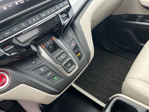 Used 2025 Honda Odyssey EX-L image 25