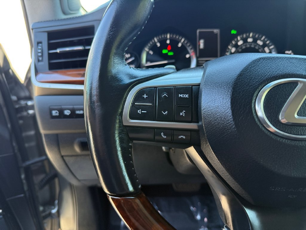 Used 2017 Lexus LX 570 4WD w/ Luxury Package image 22